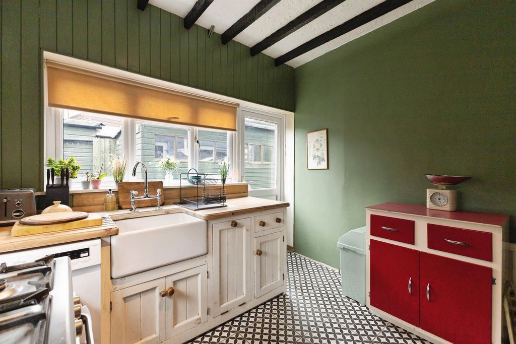 Property photo 3 of 16