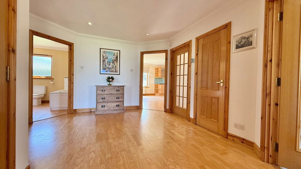 Property photo 3 of 40