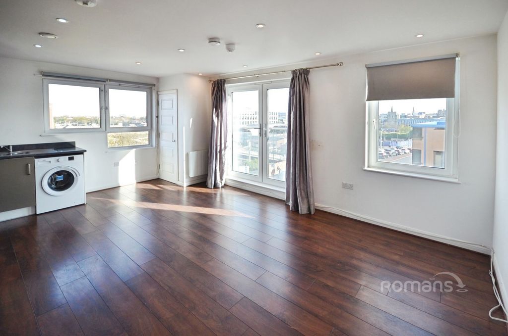 Property photo 2 of 13 Pbox-Img.Jpg