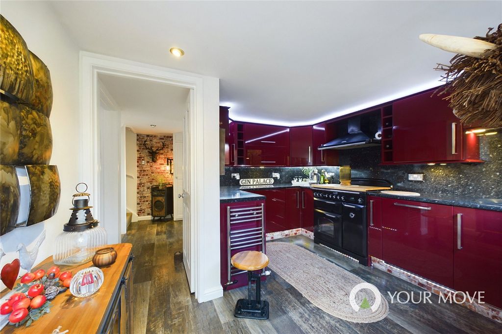 Property photo 3 of 21 Picture No. 31