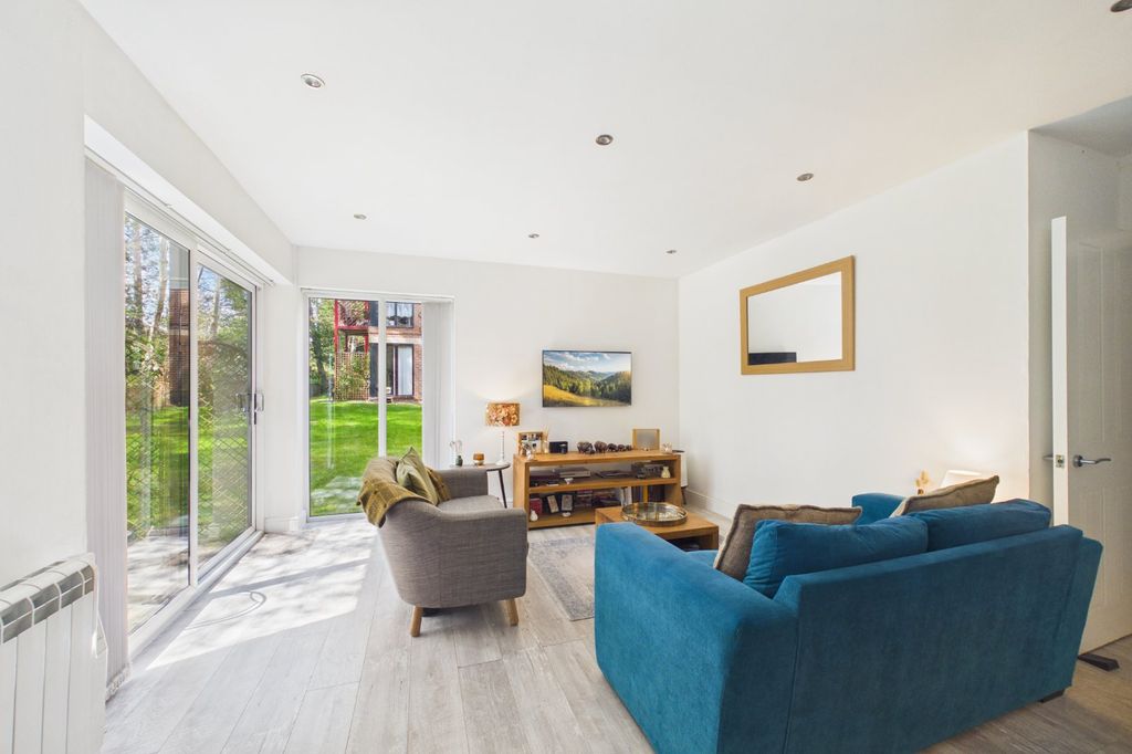 Property photo 2 of 7 Picture No. 03