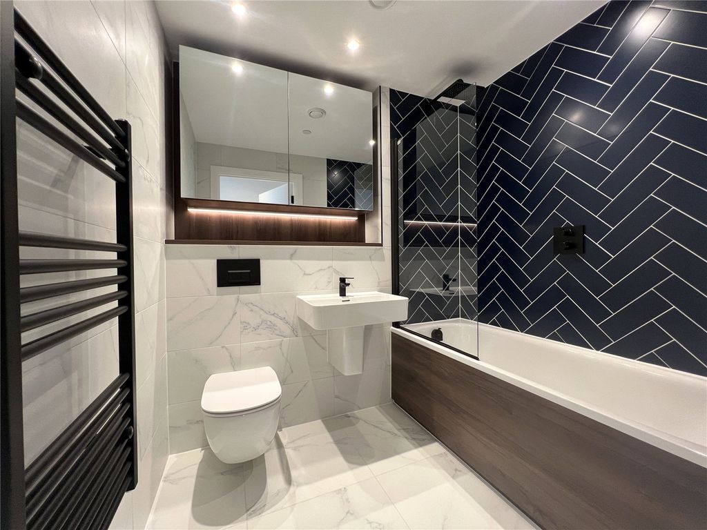 Property photo 3 of 30 Bathroom