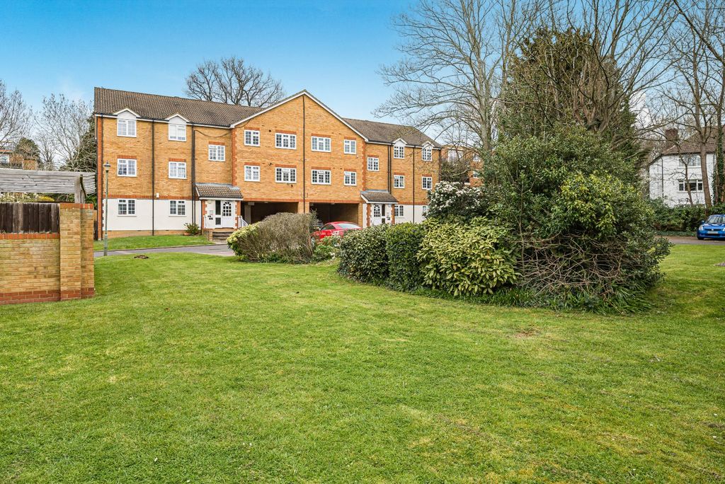 Property photo 1 of 9 Communal Grounds