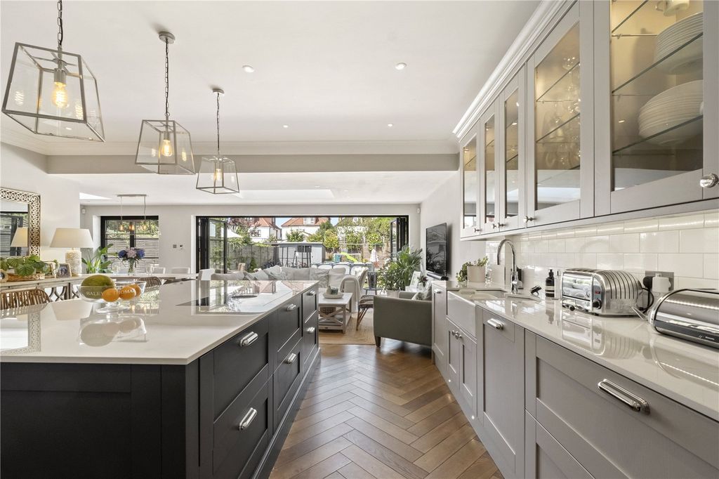 Property photo 1 of 23 Kitchen