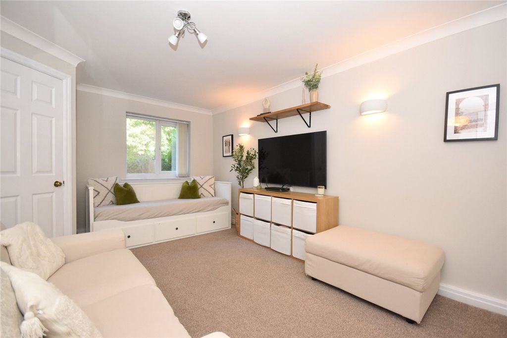 Property photo 2 of 16 Picture No. 02