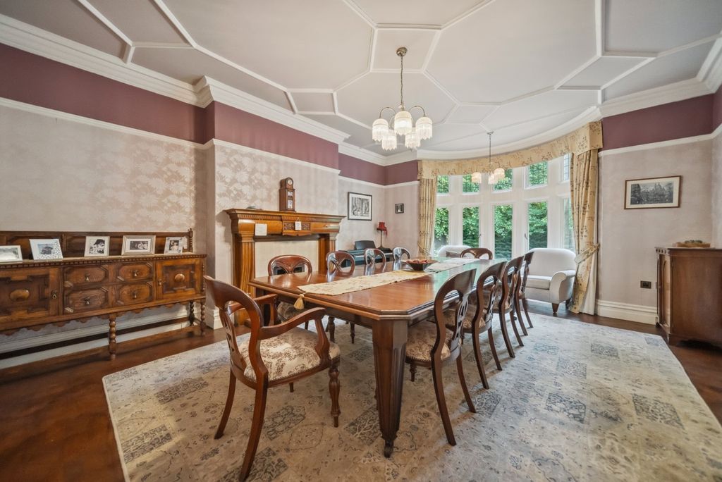 Property photo 3 of 34 Dining Room