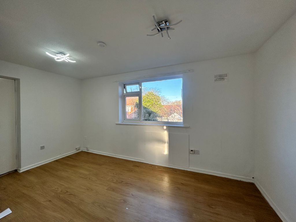 Property photo 2 of 5 Bedroom 1