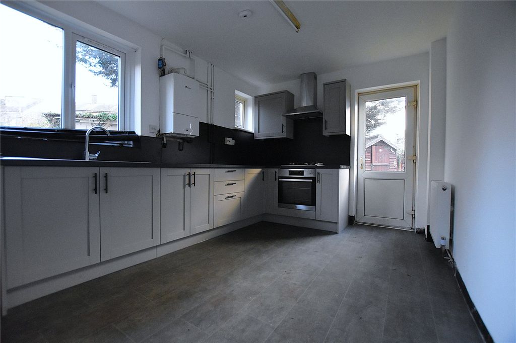 Property photo 3 of 22 Picture No. 12