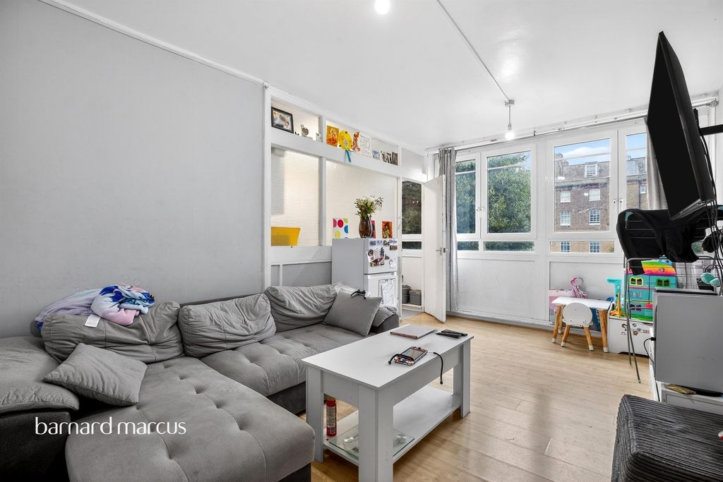 Property photo 3 of 12