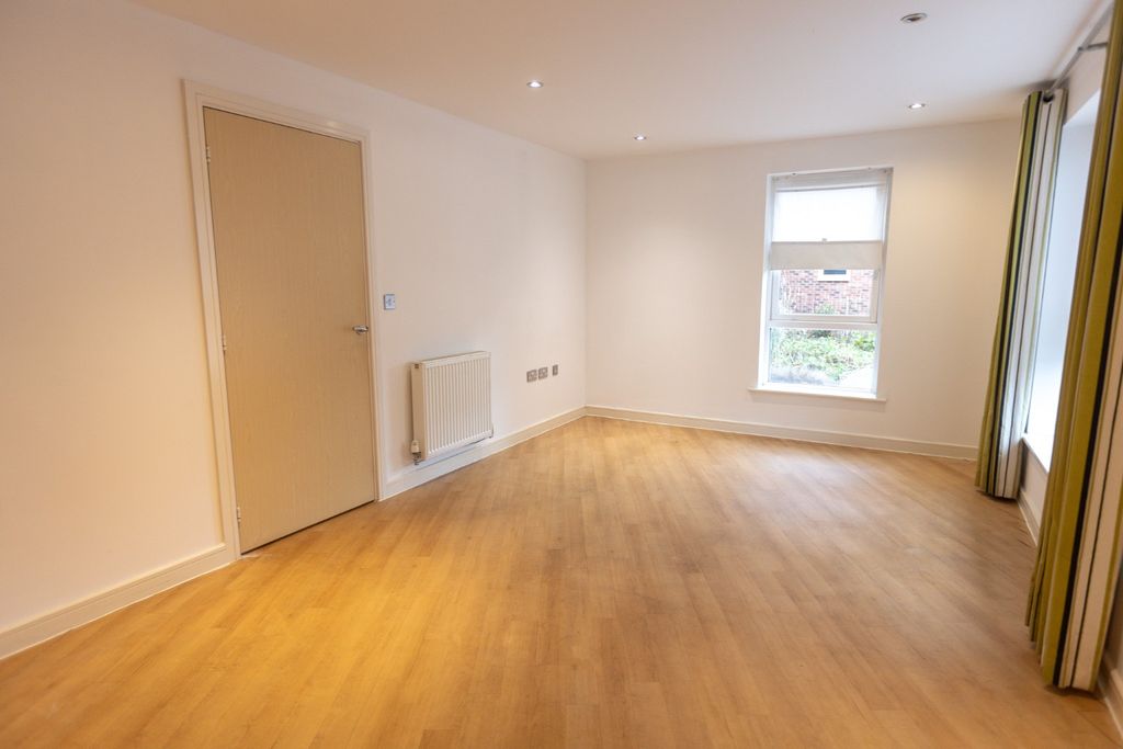 Property photo 2 of 9 2890244