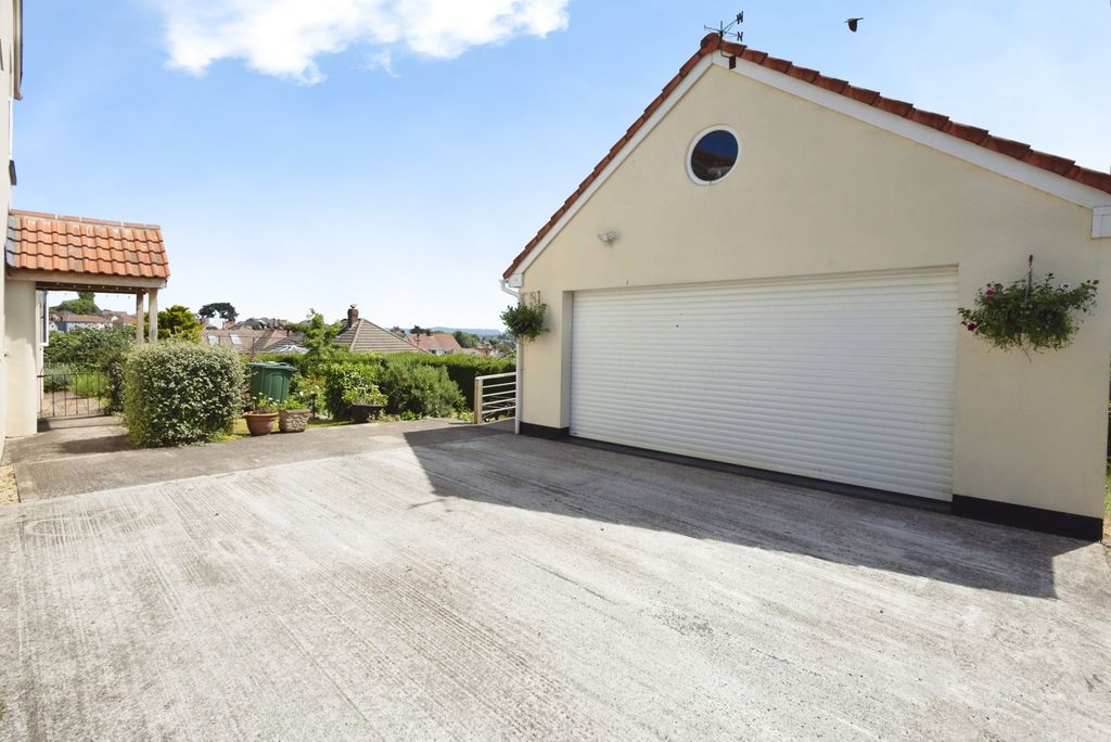 Property photo 3 of 36 Pbox-Img.Jpg