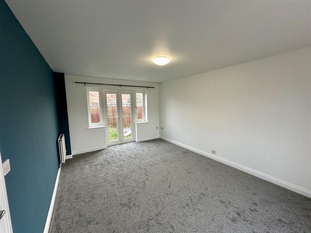 Property photo 3 of 15 Living Room