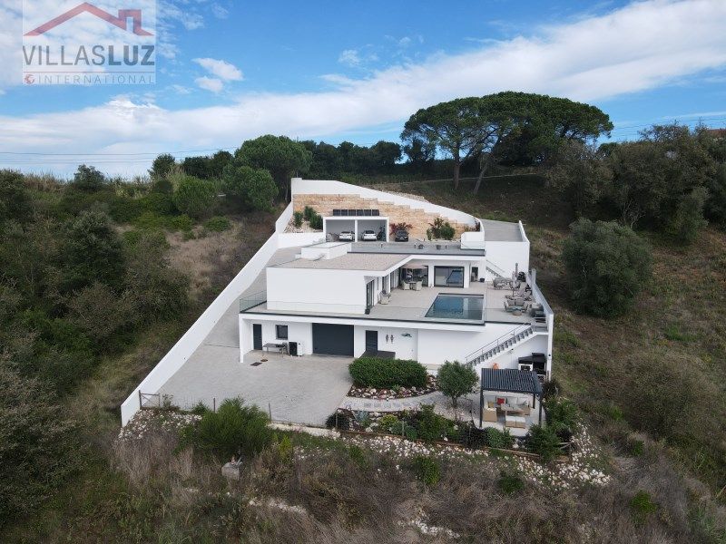 Property photo 3 of 57