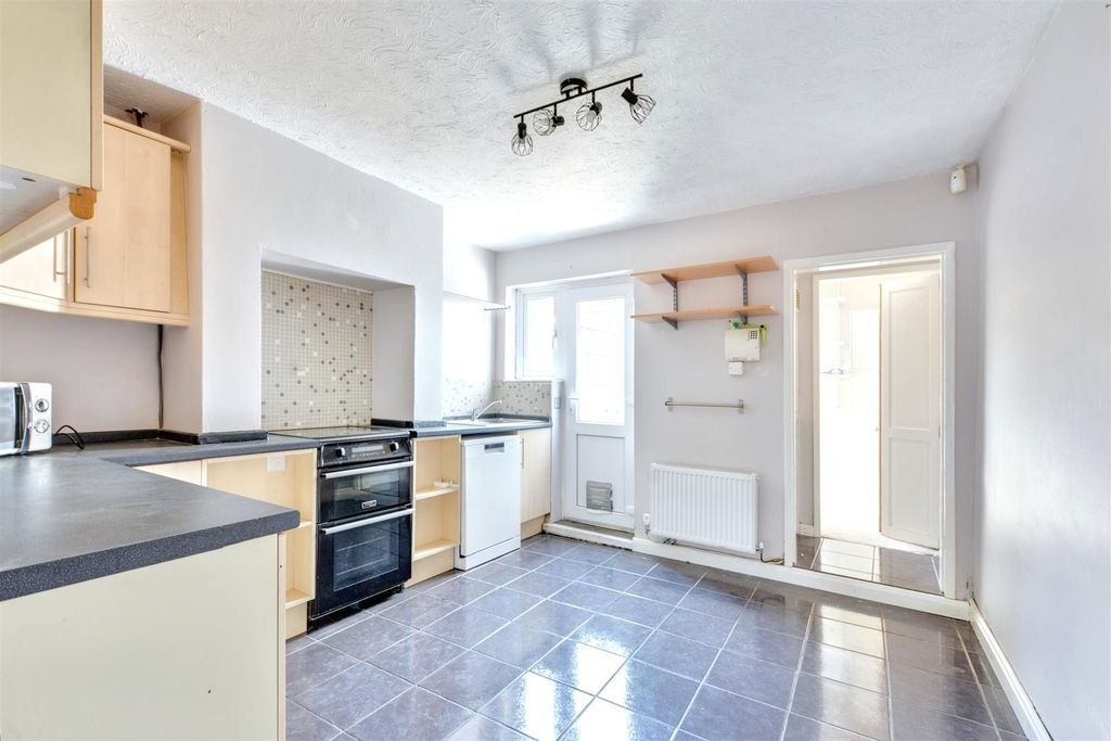 Property photo 3 of 14 Kitchen Diner