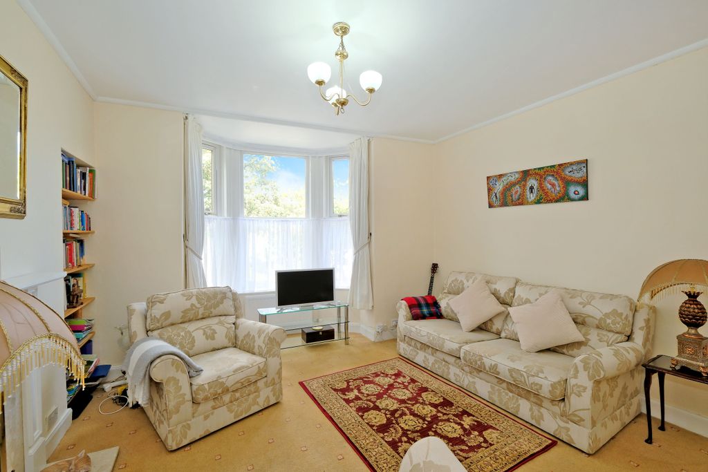 Property photo 3 of 25
