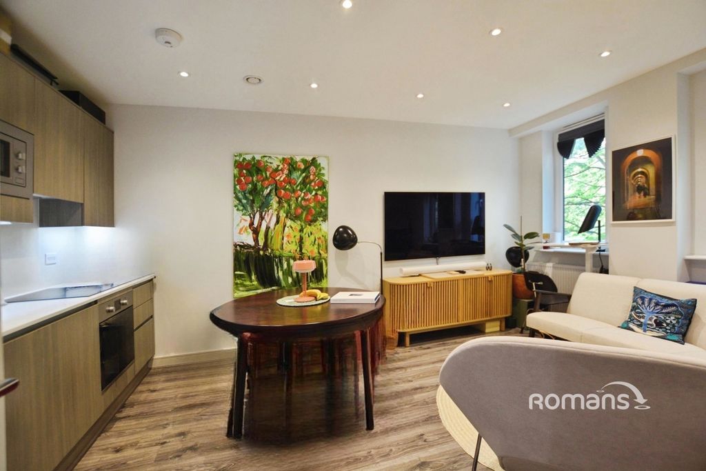 Property photo 3 of 6 Pbox-Img.Jpg