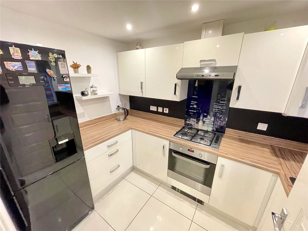 Property photo 2 of 15 Picture No. 21