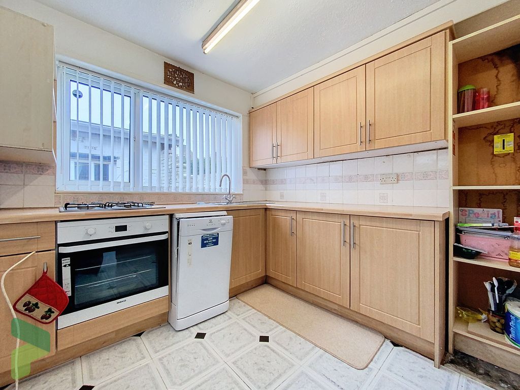 Property photo 1 of 27 Seperate Fitted Kitchen