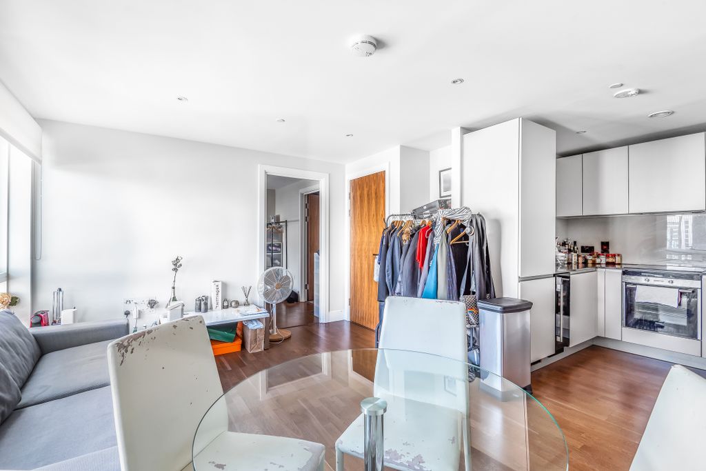 Property photo 3 of 9 727570 (3)