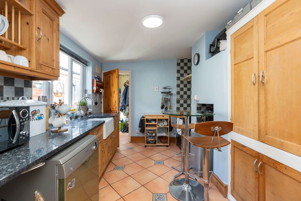 Property photo 3 of 17