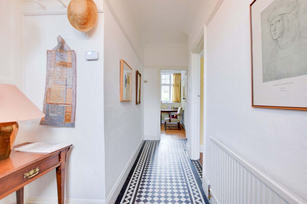 Property photo 3 of 35