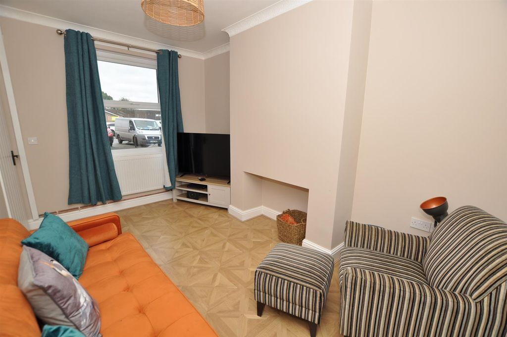 Property photo 3 of 13 Sitting Room