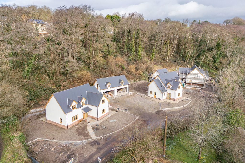 Property photo 3 of 41