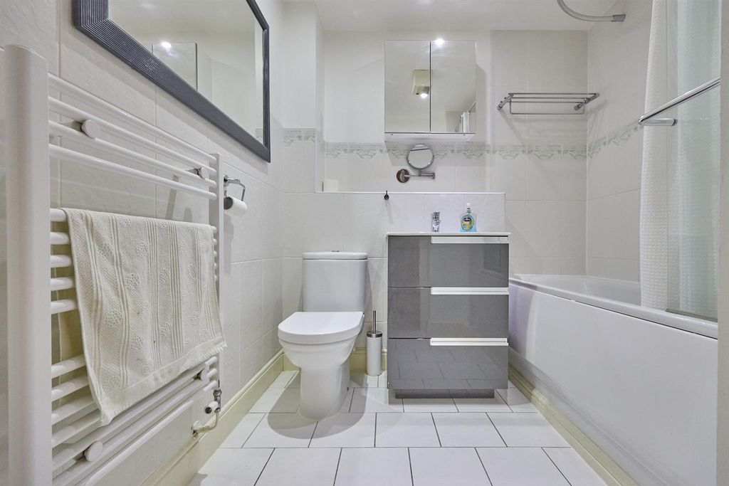 Property photo 2 of 9 Swallow Court, Hk 6.Jpg