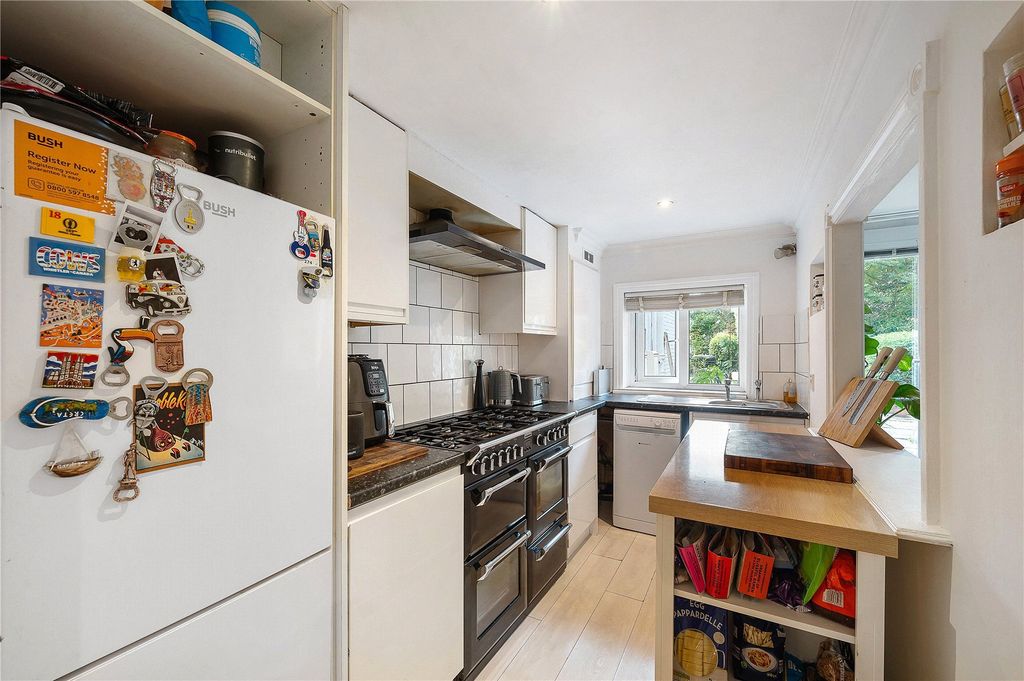 Property photo 3 of 14 Picture No. 12