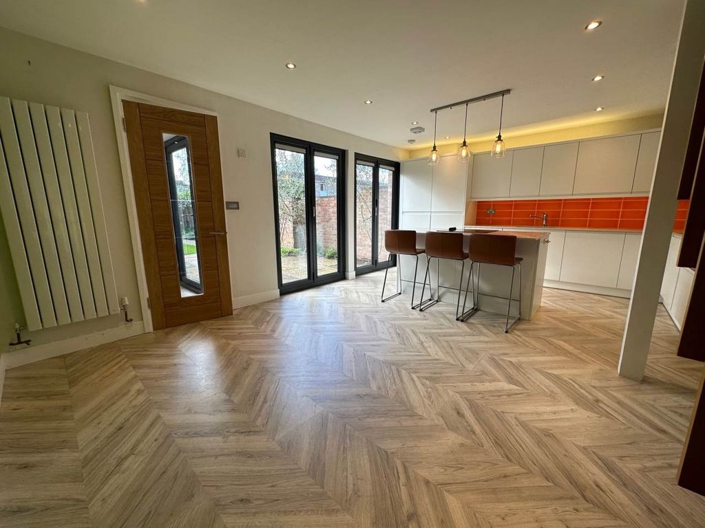 Property photo 2 of 20 Kitchen 2