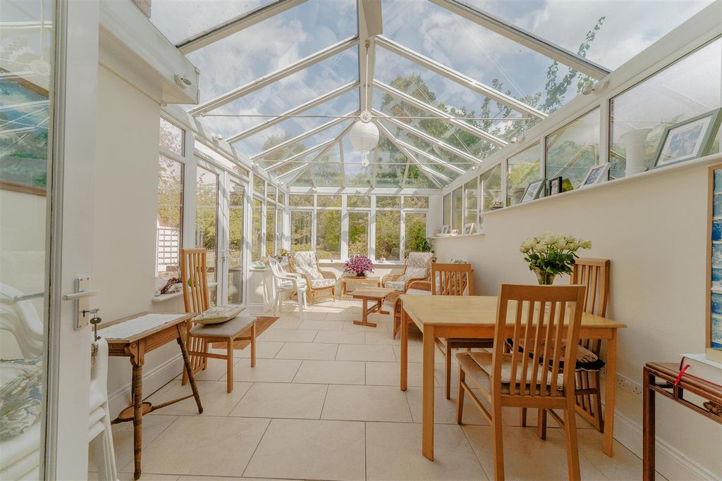 Property photo 2 of 43 Conservatory