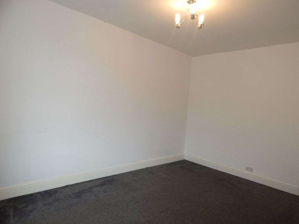 Property photo 3 of 24 Living Room