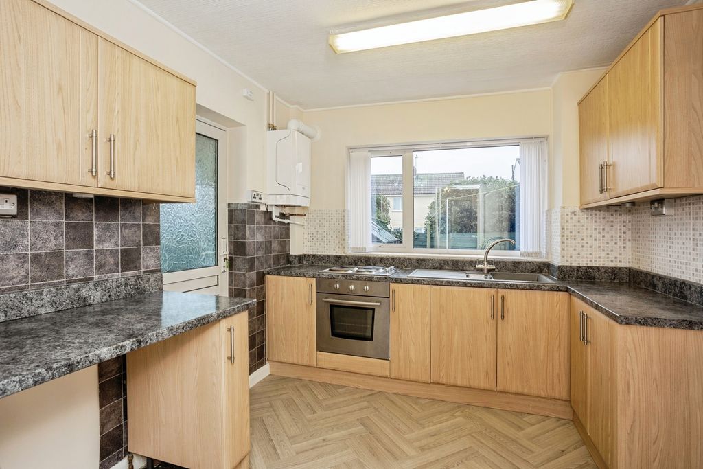 Property photo 3 of 23 Pbox-Img.Jpg