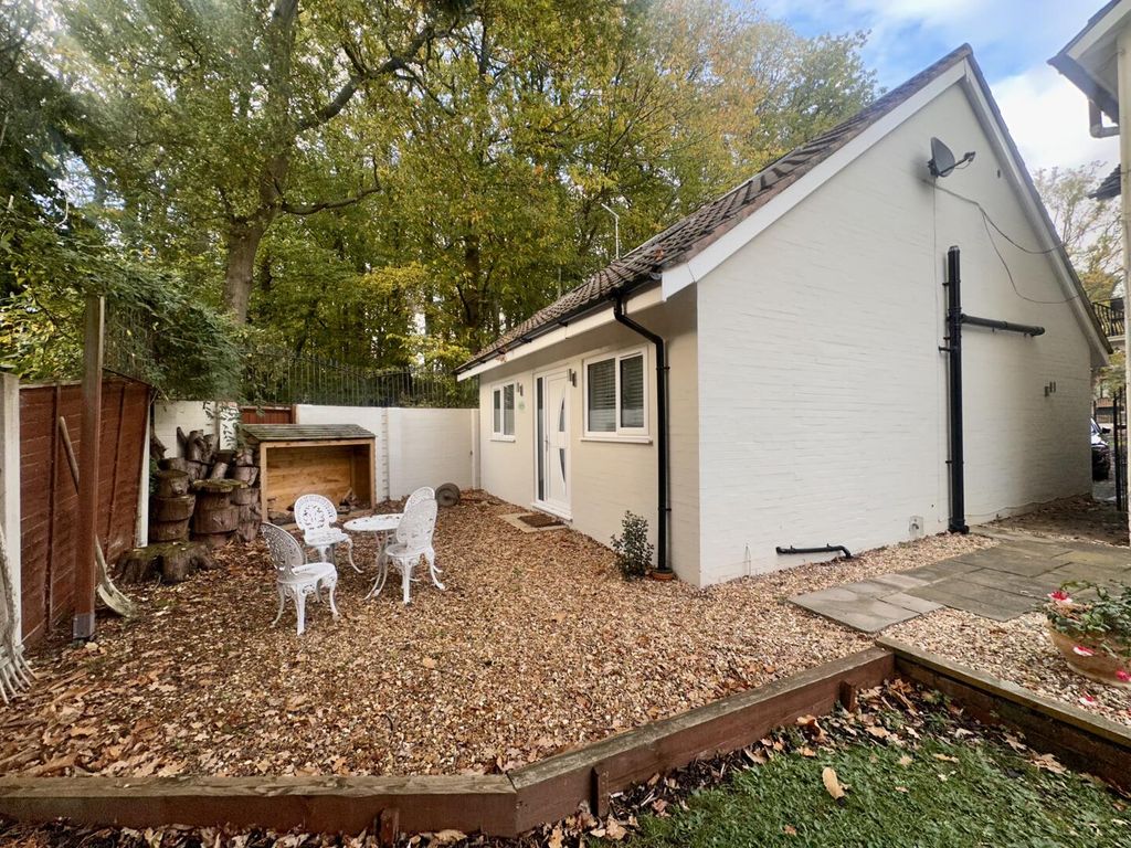 Property photo 1 of 20 Exterior