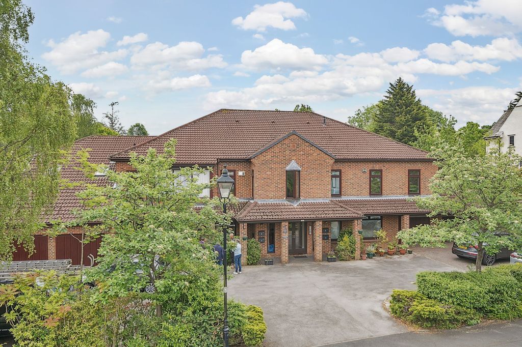 Property photo 1 of 23