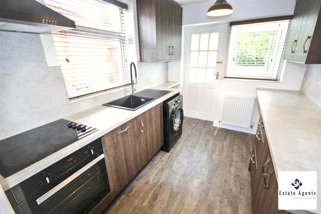 Property photo 2 of 16 Kitchen