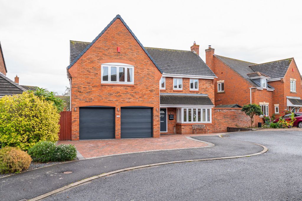 Property photo 1 of 42
