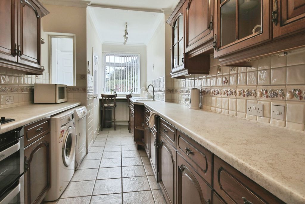 Property photo 3 of 28 4094048