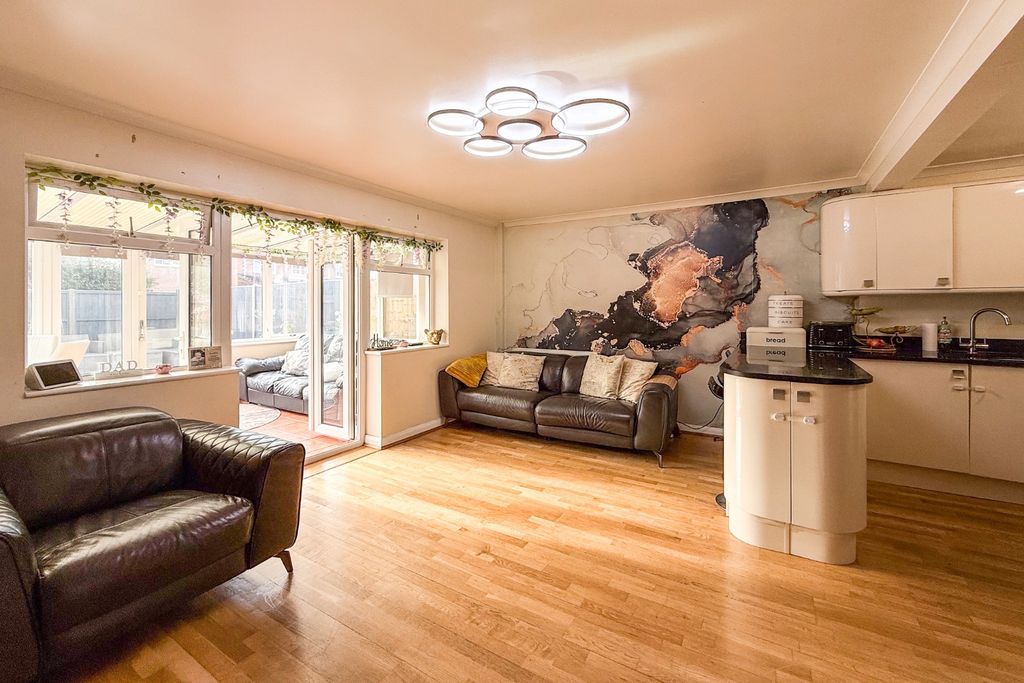 Property photo 2 of 14 4688123