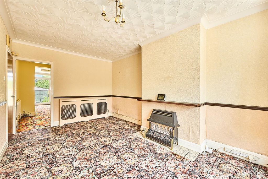 Property photo 3 of 40 P1755441_Hdr.Jpg