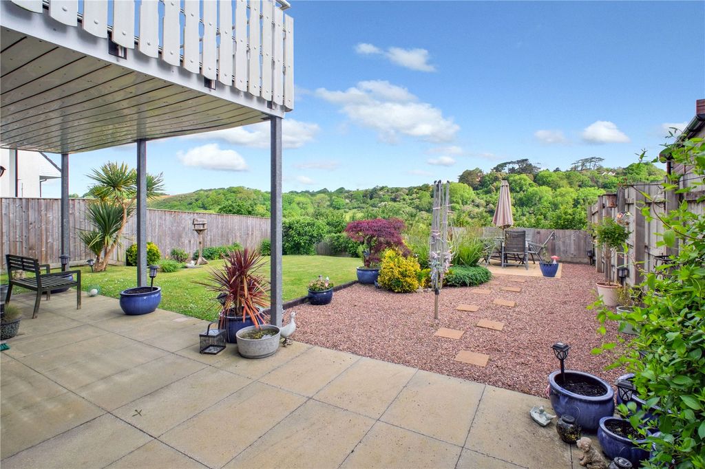 Property photo 2 of 23 Picture No. 24