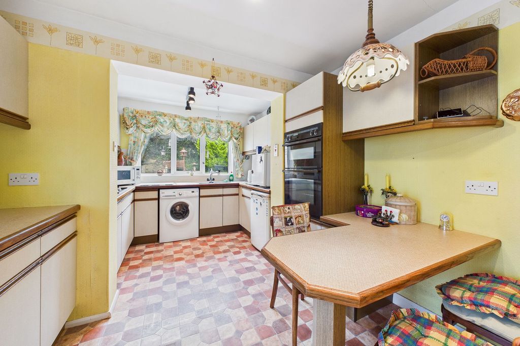 Property photo 3 of 16