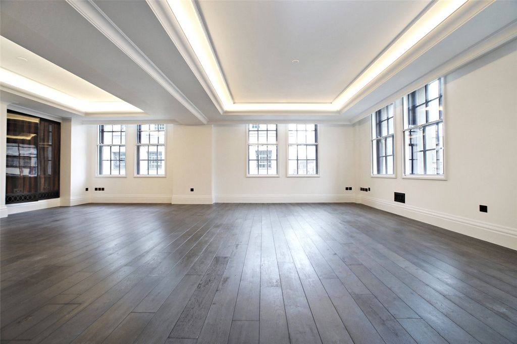 Property photo 3 of 13 Picture No. 02