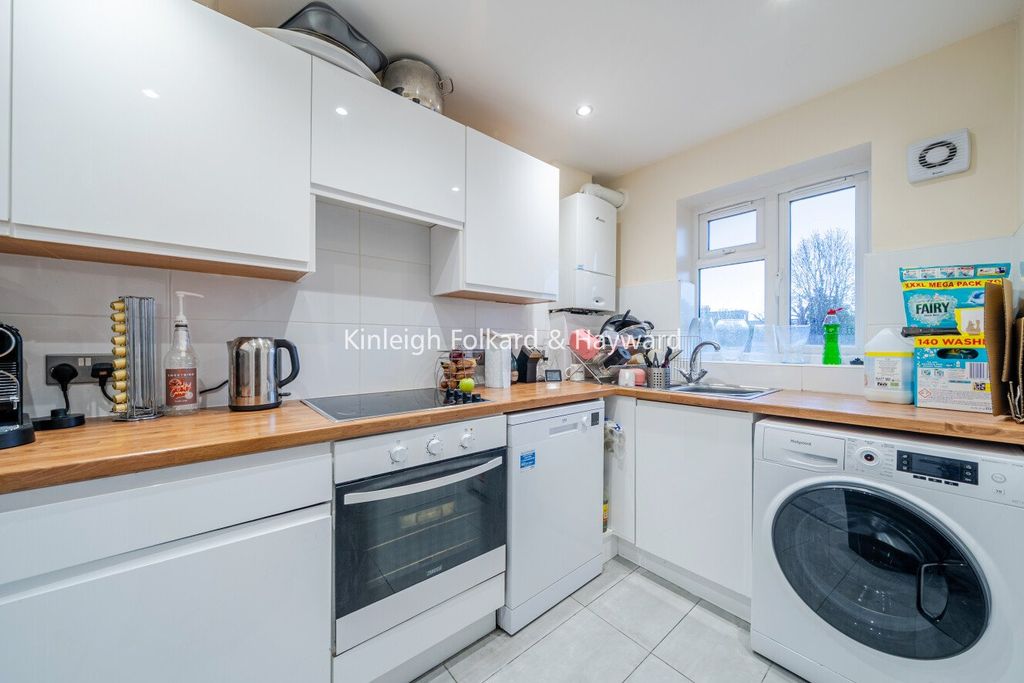 Property photo 3 of 15 Kitchen
