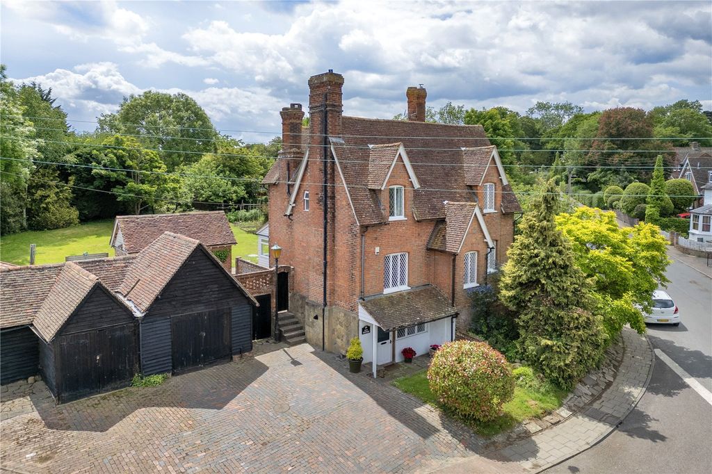 Property photo 1 of 17 Ivy House