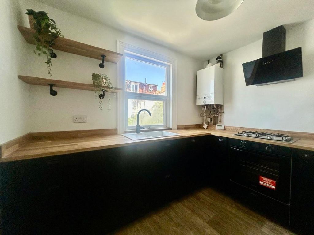 Property photo 3 of 6 Kitchen.Jpg