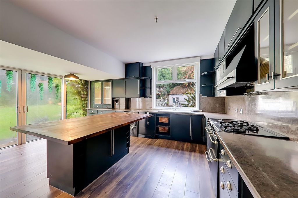 Property photo 2 of 38 Img_8506-Img_8508.Jpg