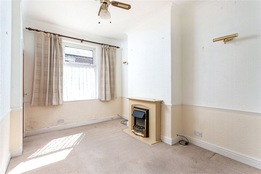 Property photo 3 of 10 Photo