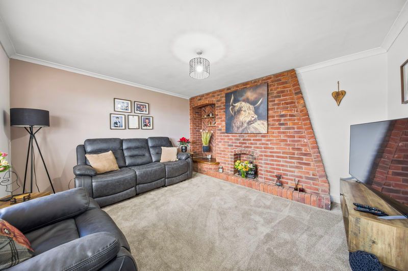 Property photo 2 of 27 Living-Room