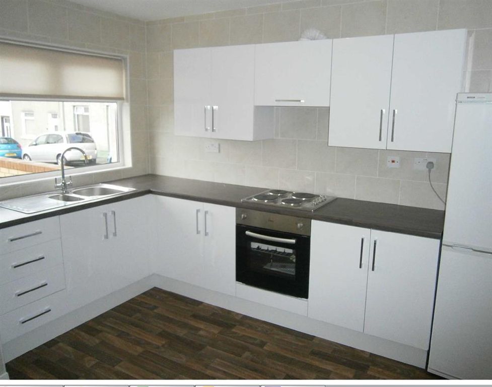 Property photo 2 of 5 Kitchen